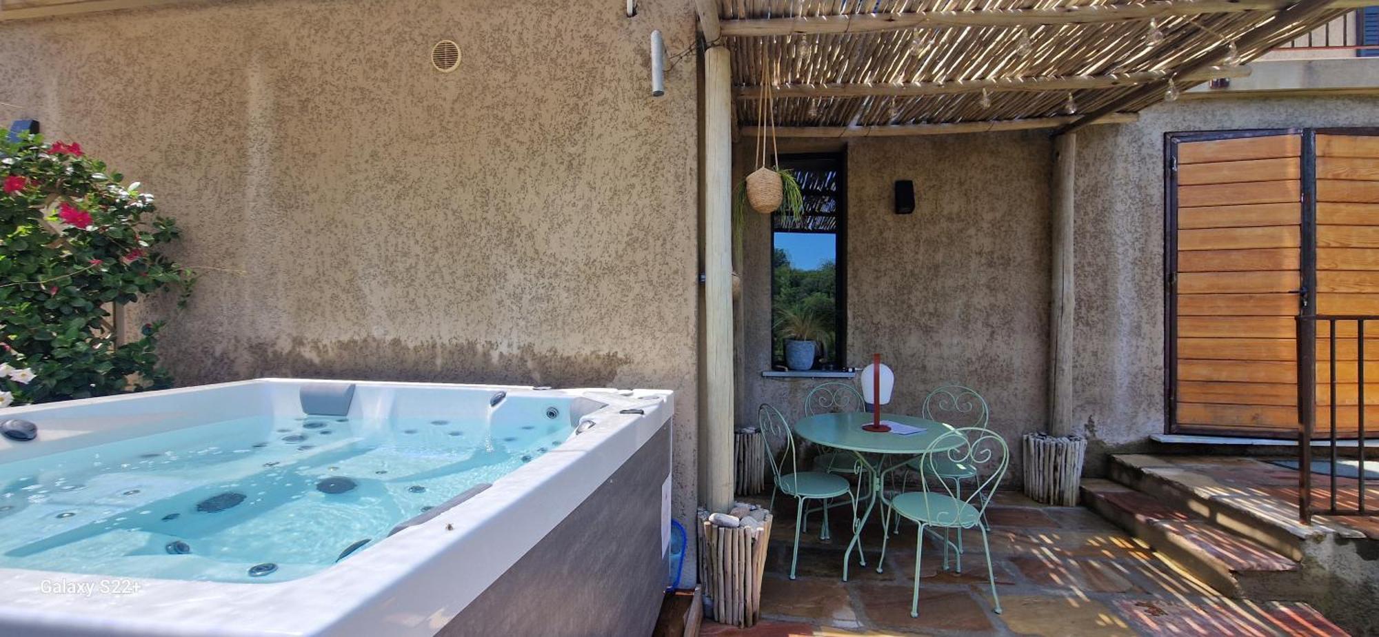 A Pasturella, Jacuzzi Spa Venzolasca Esterno foto